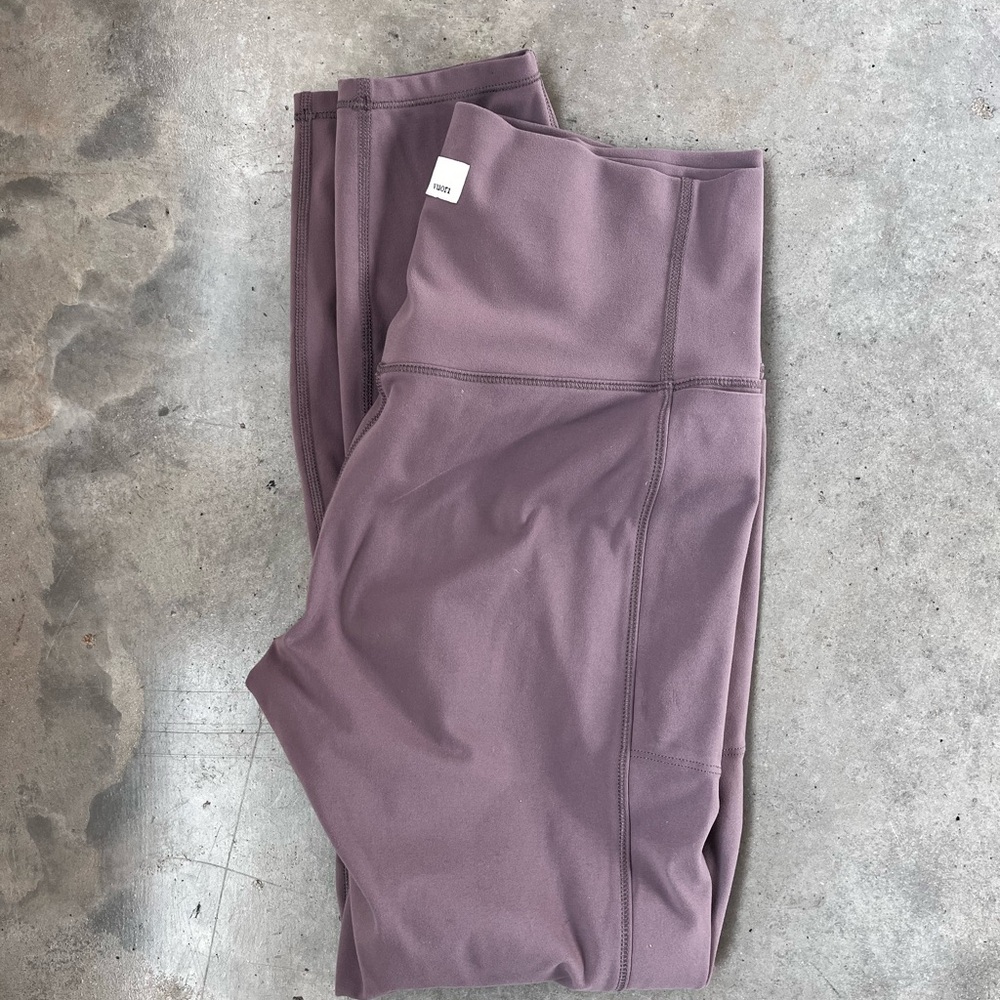 Vuori Women's Studio Pocket Legging in Hazel